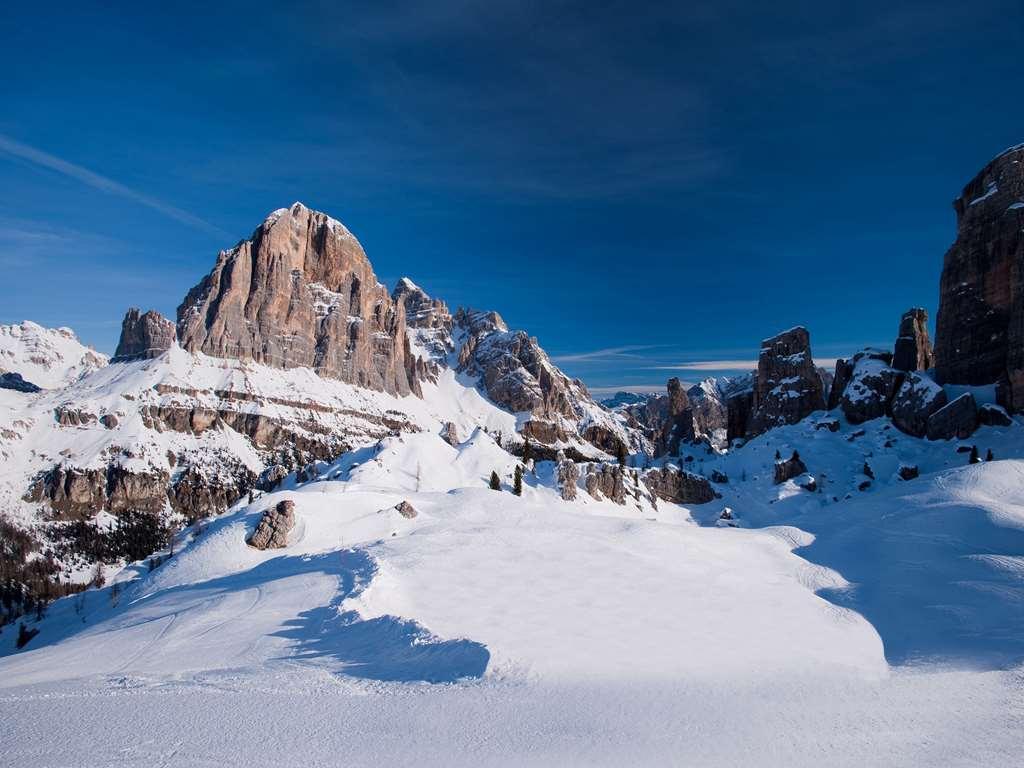 Hotel Alaska Cortina Cortina dʼAmpezzo Exteriör bild
