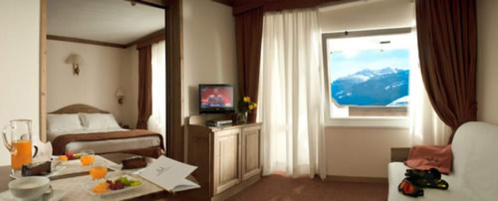 Hotel Alaska Cortina Cortina dʼAmpezzo Exteriör bild