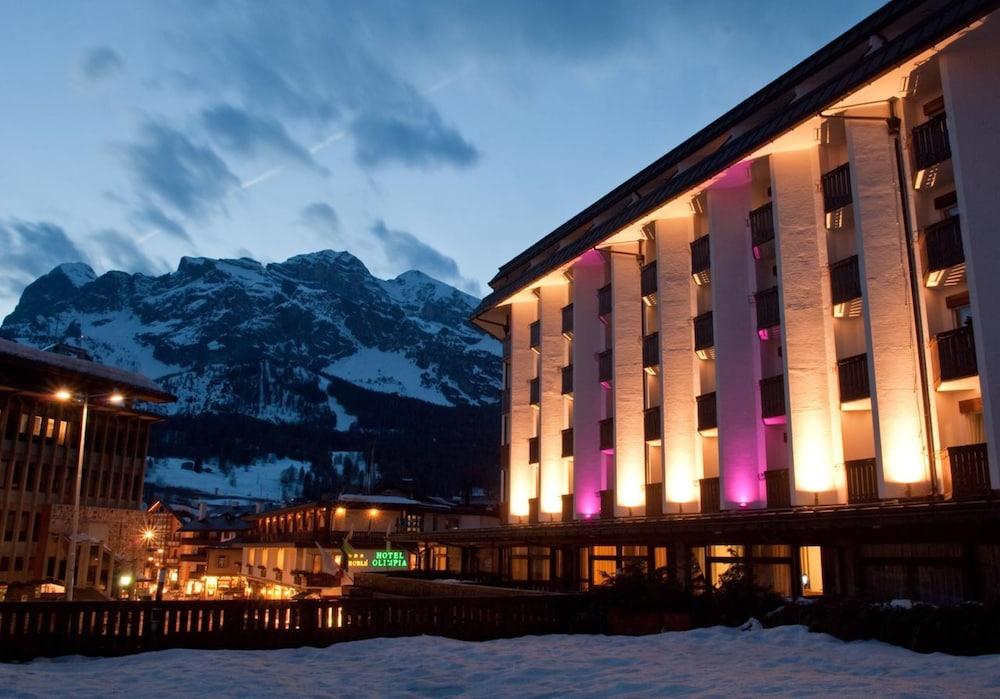 Hotel Alaska Cortina Cortina dʼAmpezzo Exteriör bild