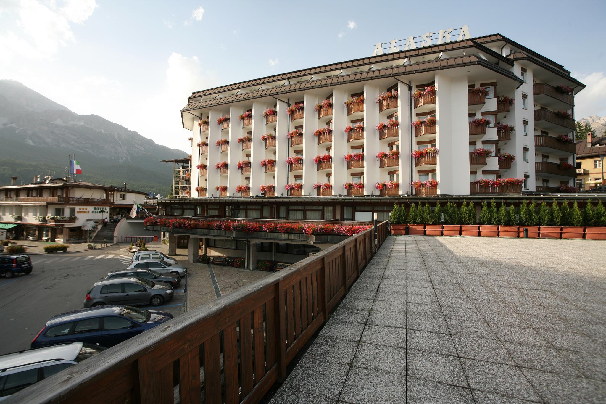 Hotel Alaska Cortina Cortina dʼAmpezzo Exteriör bild