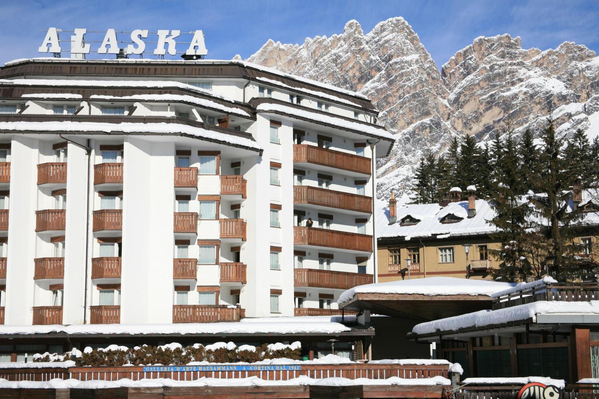 Hotel Alaska Cortina Cortina dʼAmpezzo Exteriör bild