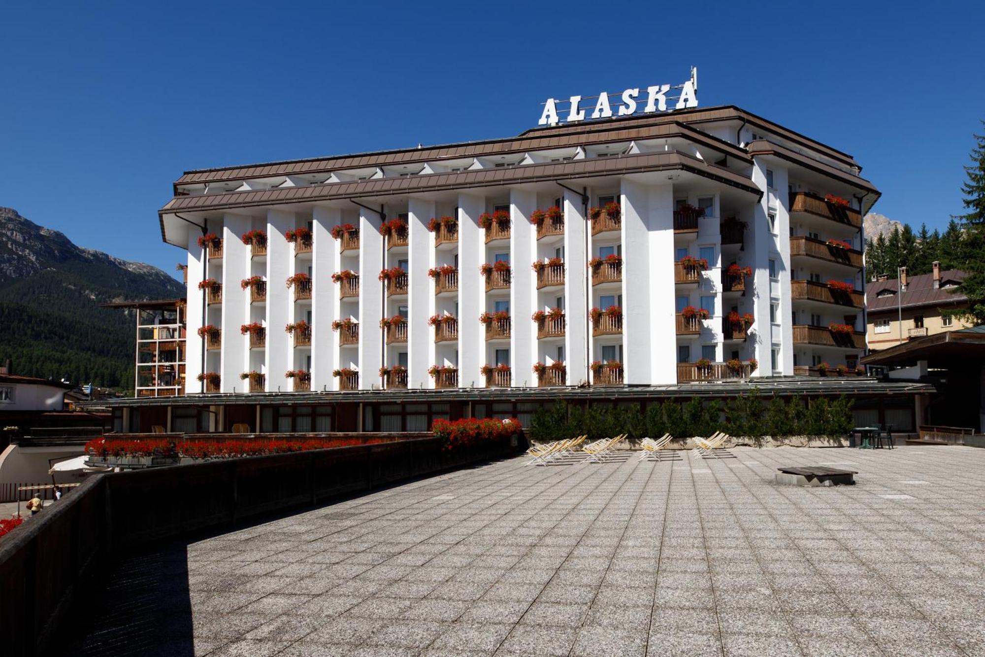 Hotel Alaska Cortina Cortina dʼAmpezzo Exteriör bild