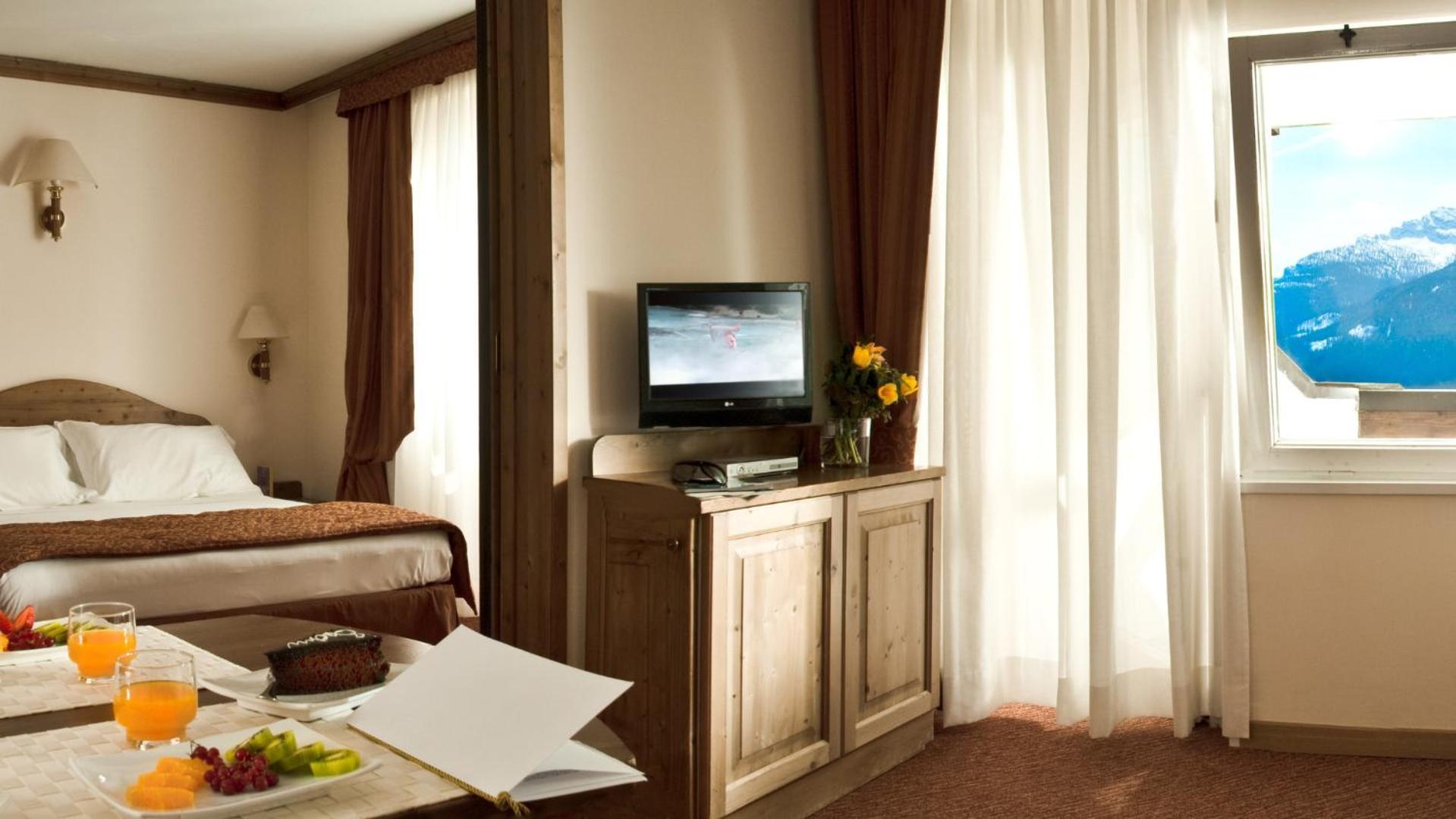 Hotel Alaska Cortina Cortina dʼAmpezzo Exteriör bild